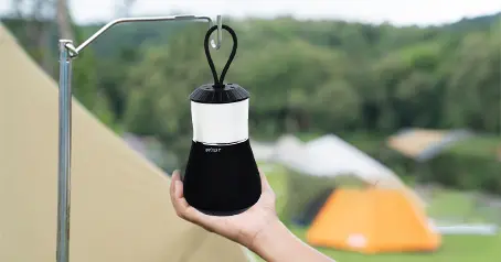 Hvordan koble Bluetooth-høyttaler til mikrofon